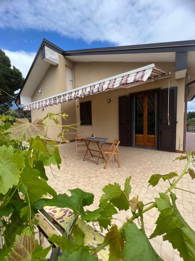 Casa Vacanze "Sautufao" Santa Venerina Exterior foto